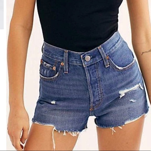 Levi’s 501’s High Rise Distressed Denim Shorts NWT - Picture 2 of 7